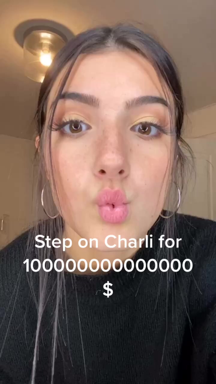 @Leah🦋 {Charli Fan}