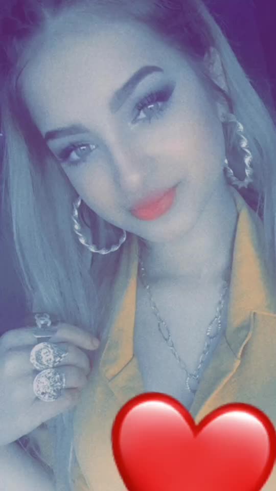 @Larisa Colompar