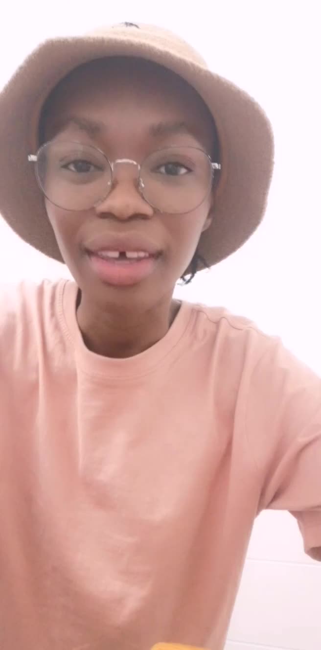 @Uzalipholile