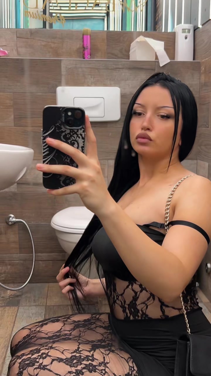 @𝒜𝓃𝓉𝑒𝒶