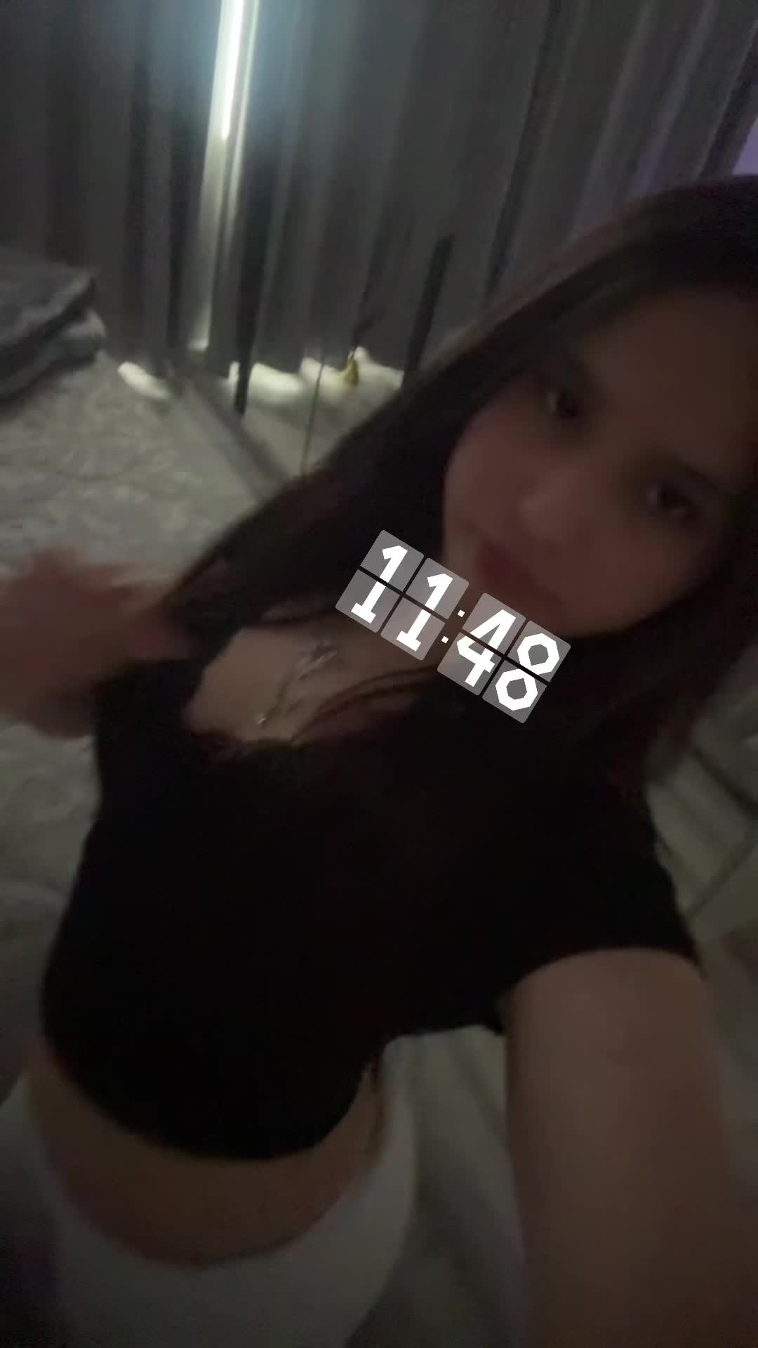 @𑣲𝖞.