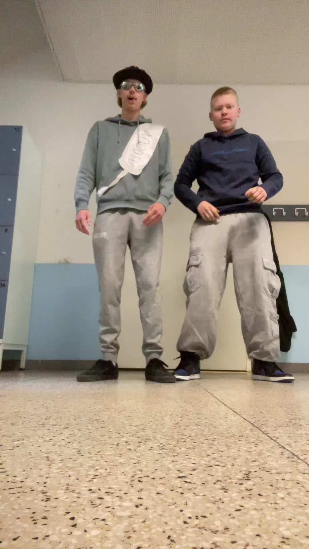 @makarooni