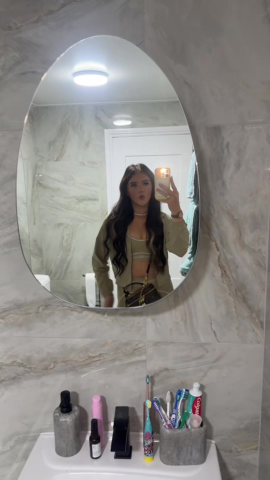 @𝐌𝐢𝐥𝐥𝐢𝐞 𝐇𝐚𝐫𝐭𝐥𝐞𝐲