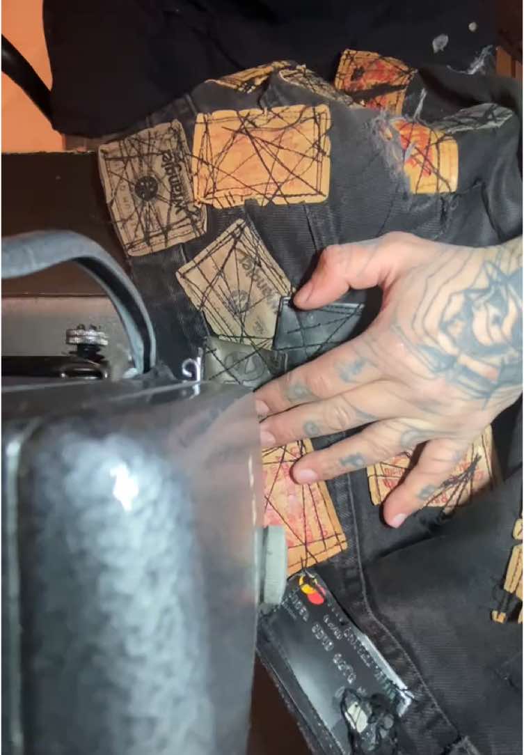 @suckmyneeedle