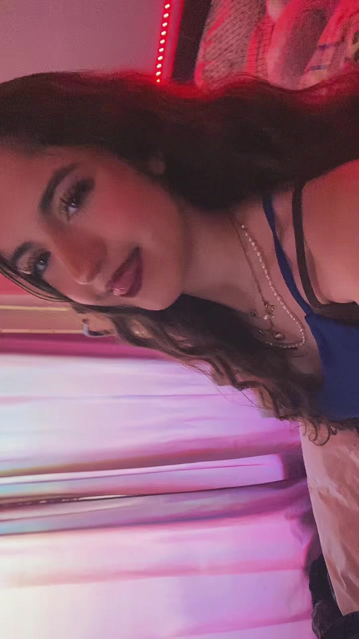 @Romy_{69}_