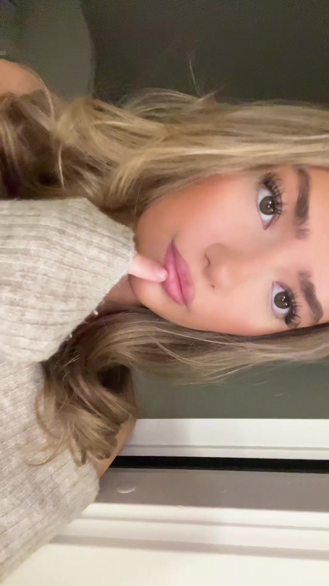 @Ariola