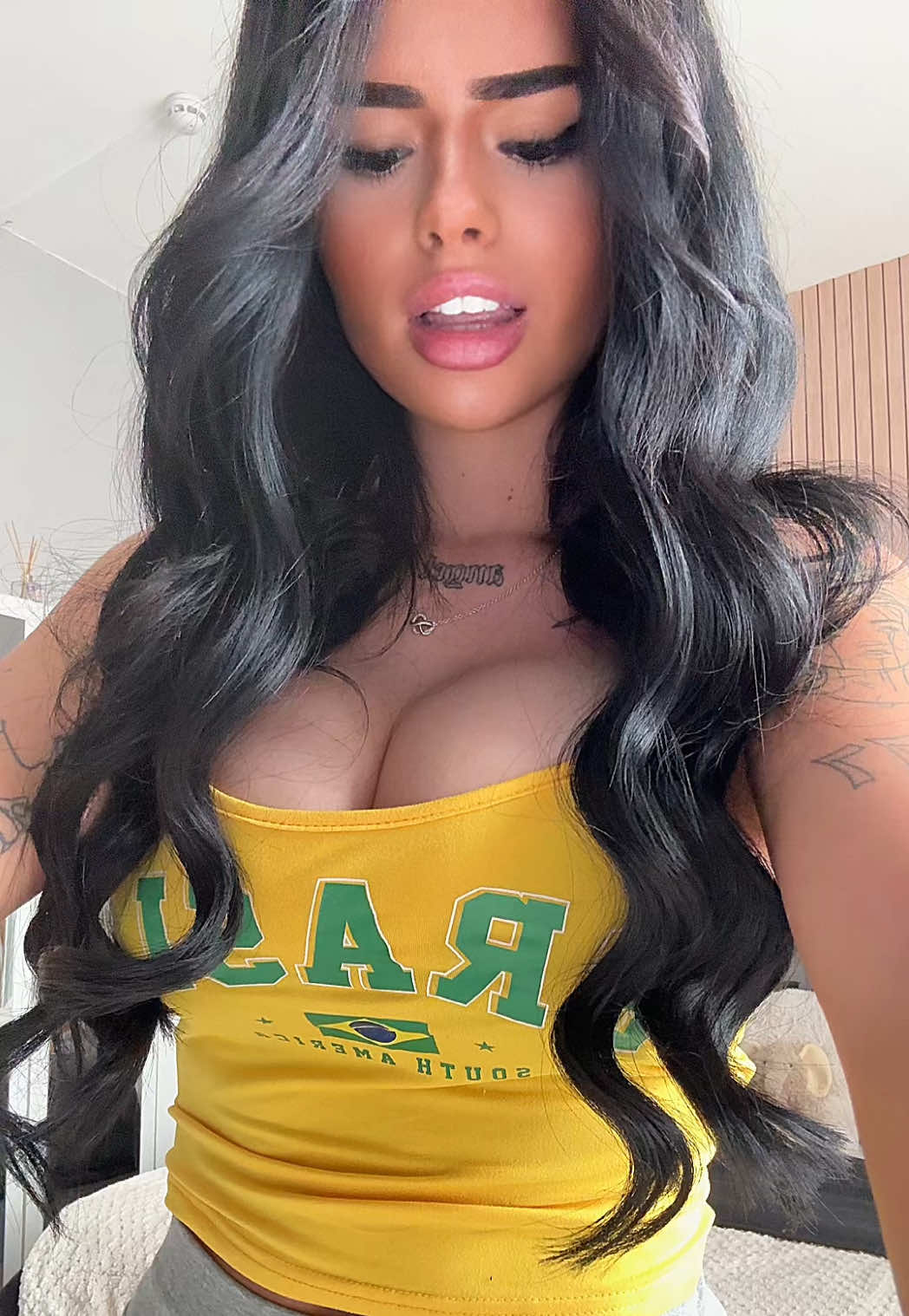 @brunettebaddyy