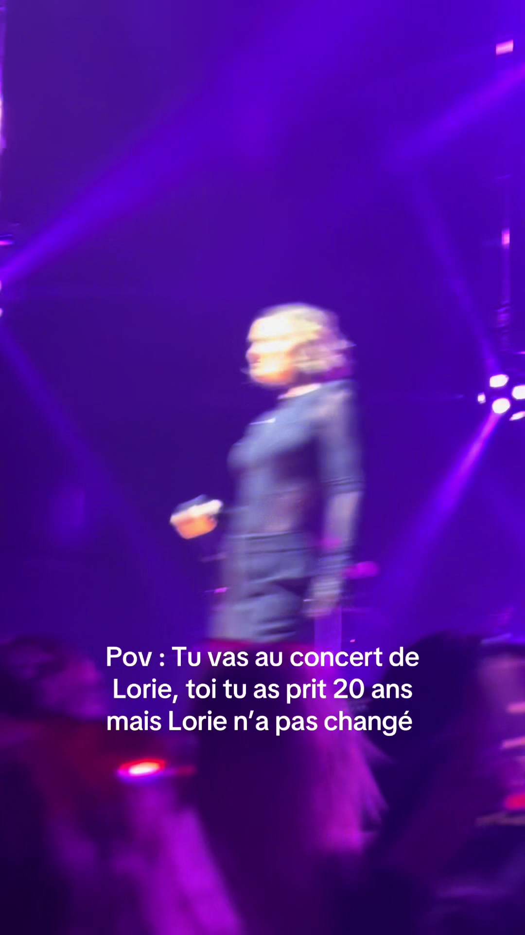 @Lau__ra