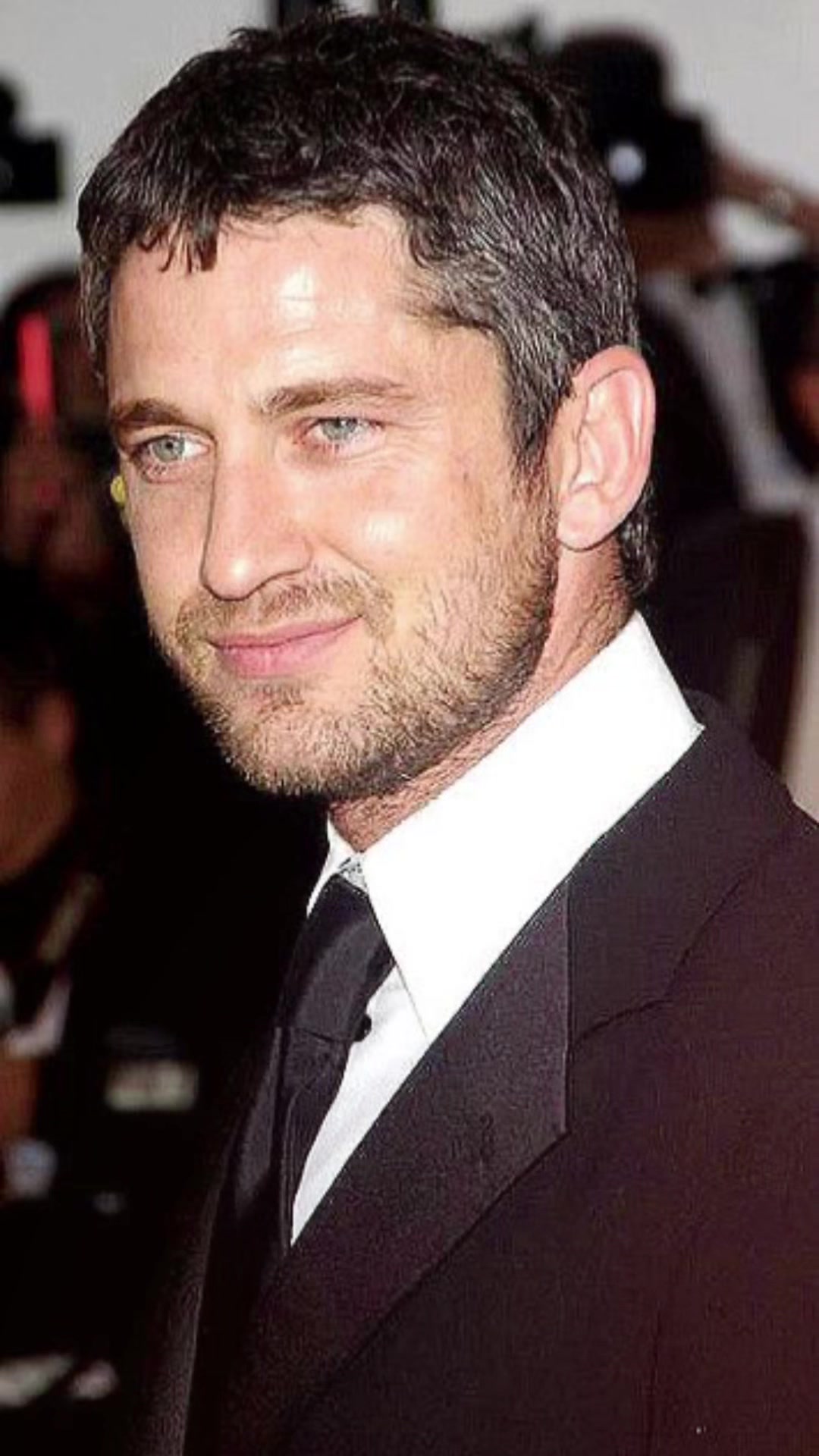 @Real Gerard Butler