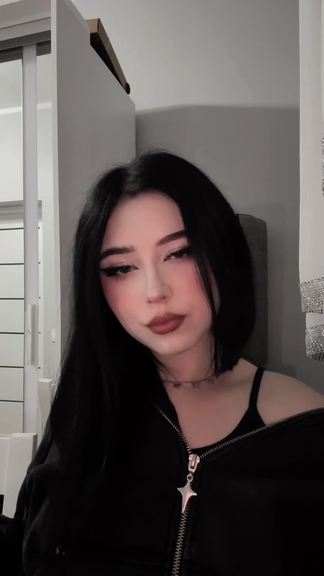 @greta | ig: hrabianietoperz