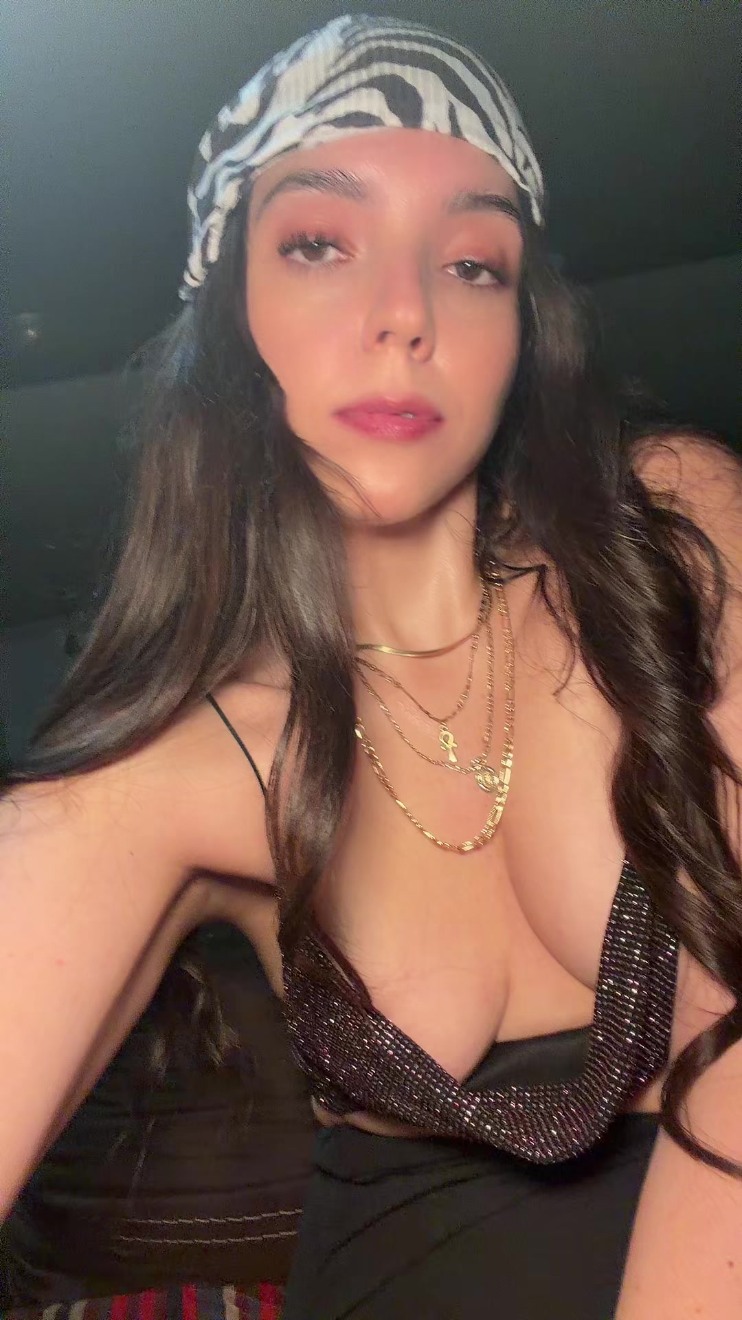 @Betygaxiola