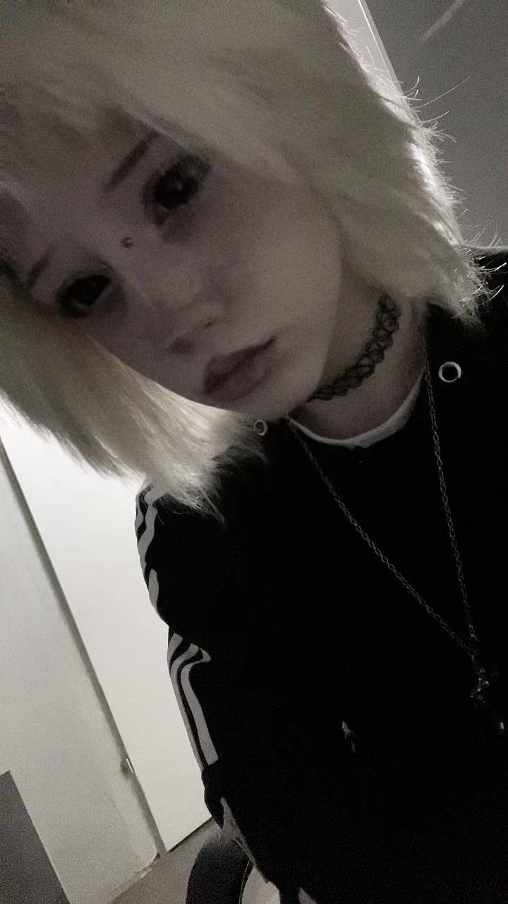 @StrawberryPunch