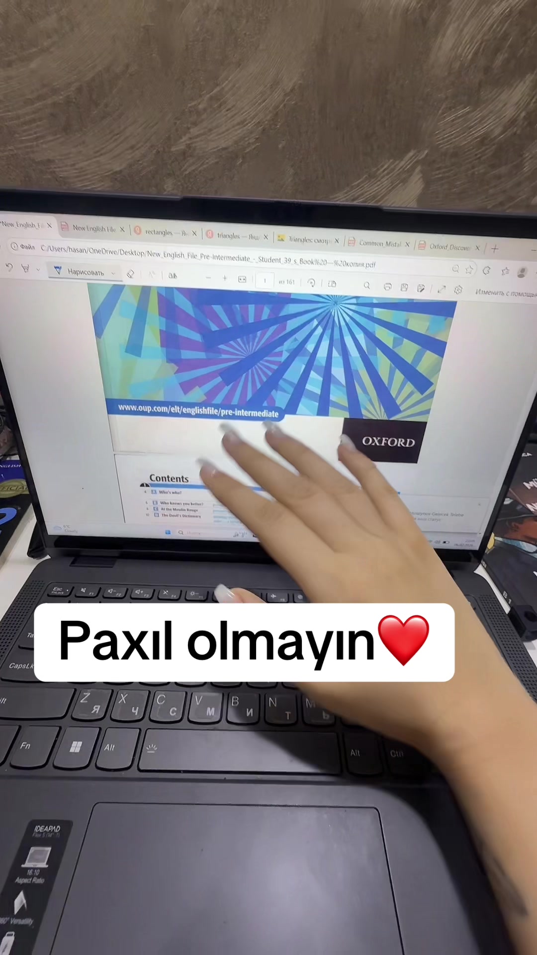 @teacherhelin