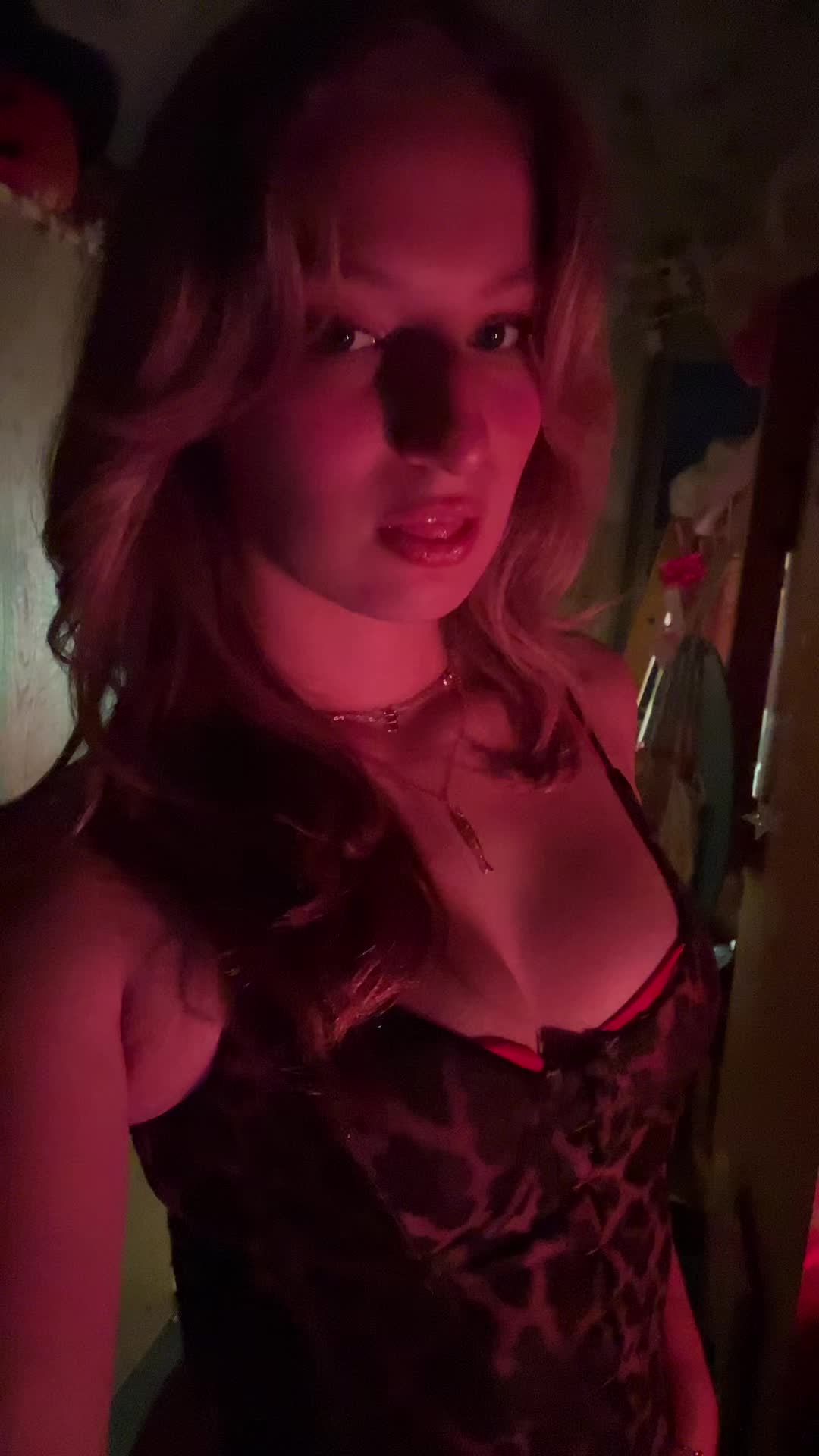 @elena<3
