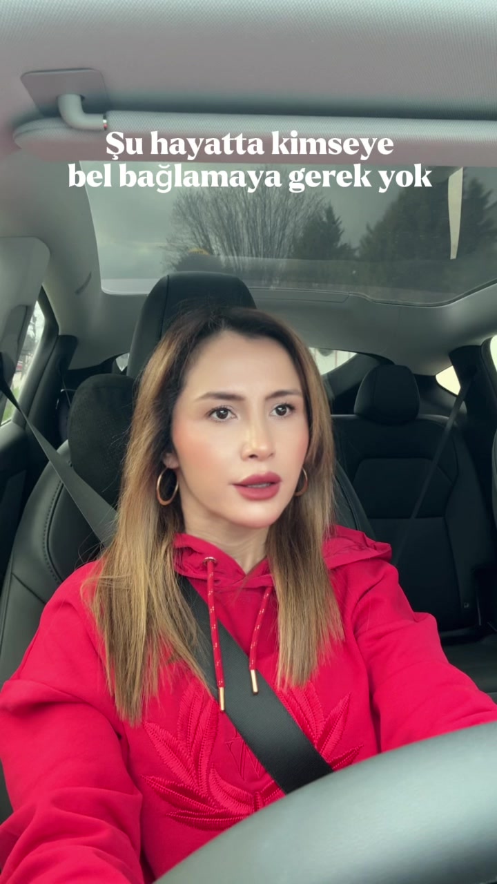 @&Ouml;zge Akca