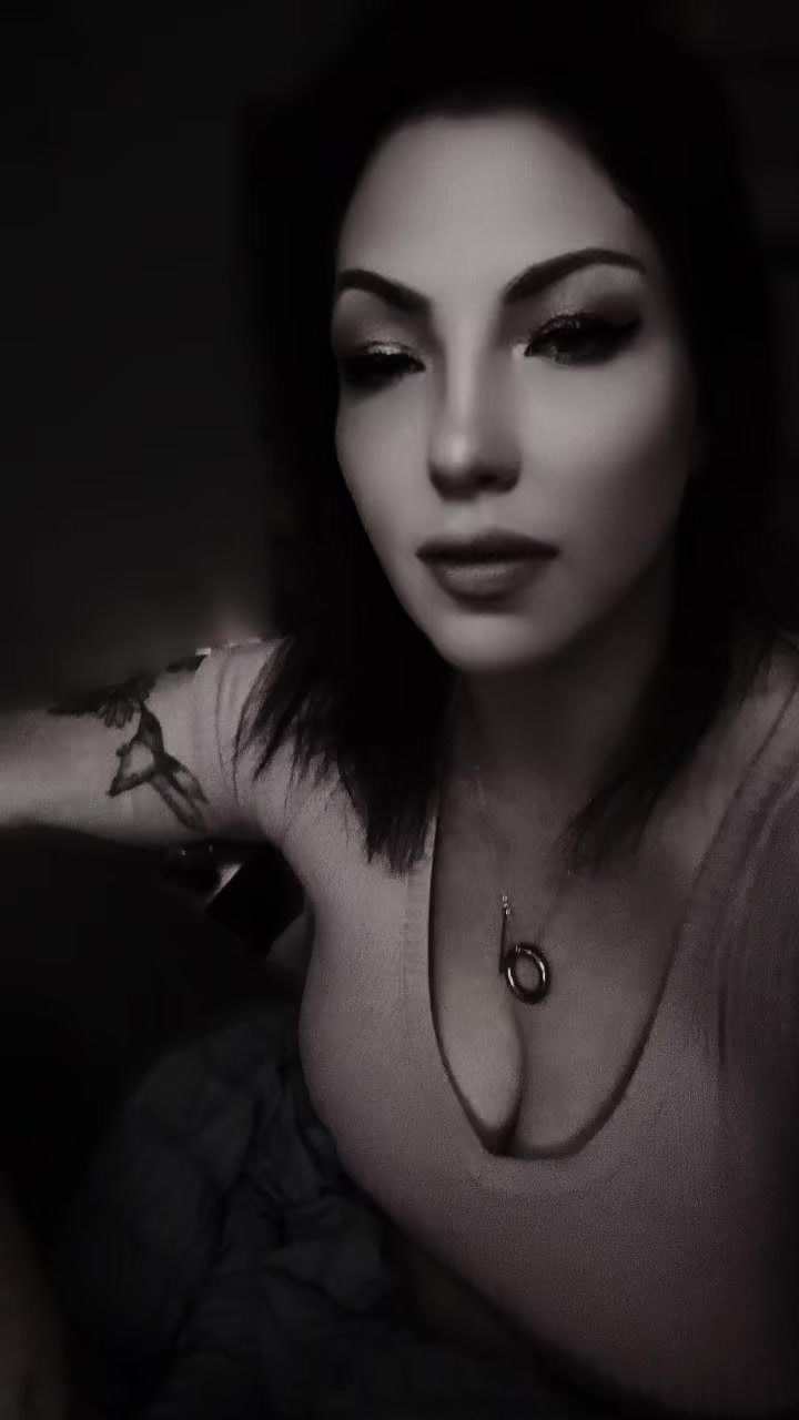 @Queen Serene 🩶