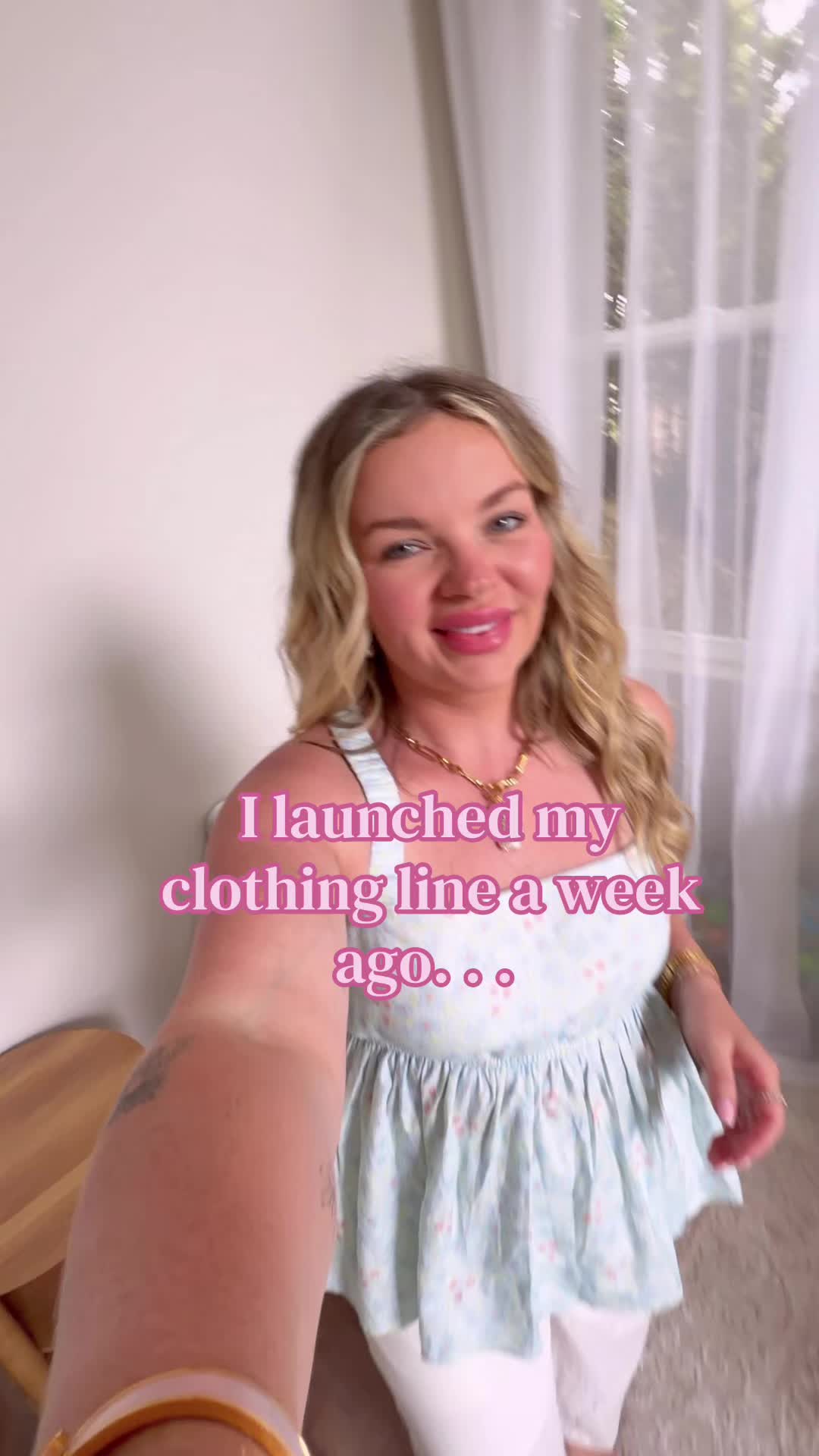 @Olivia May | Mom Style & Hacks