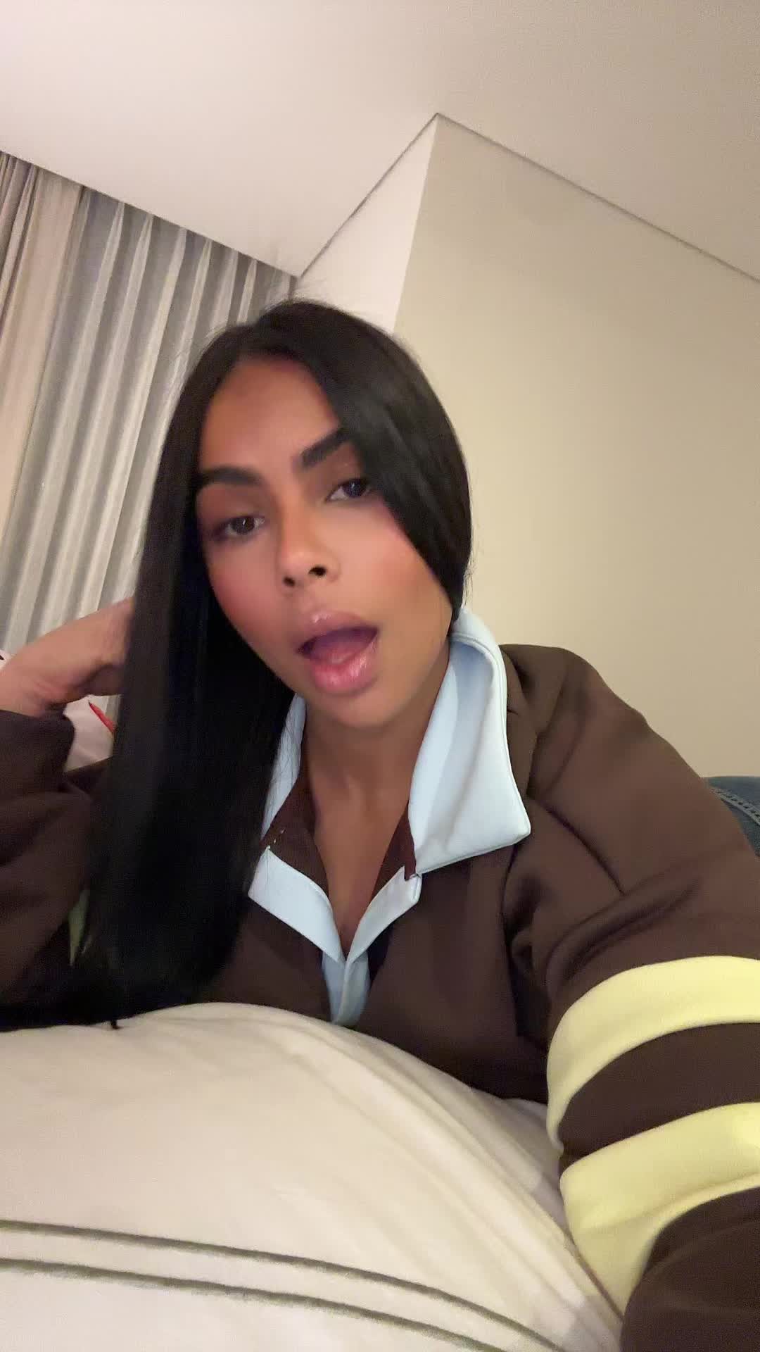 @imcanela_