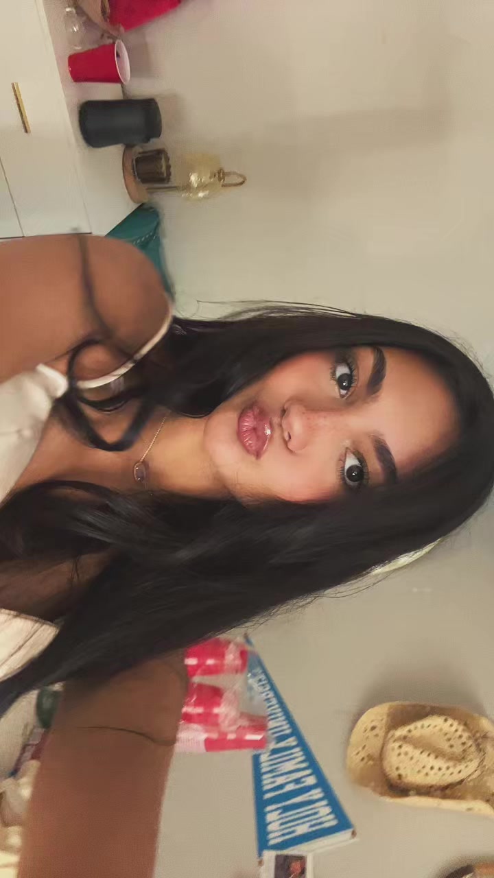 @Celine🍸