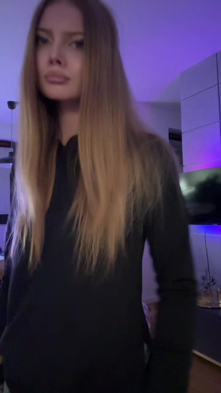 @аня