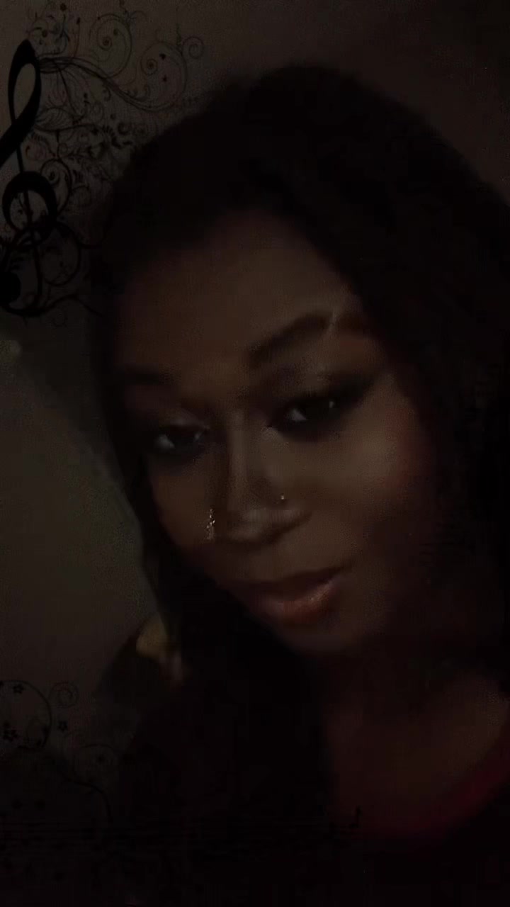 @•^•