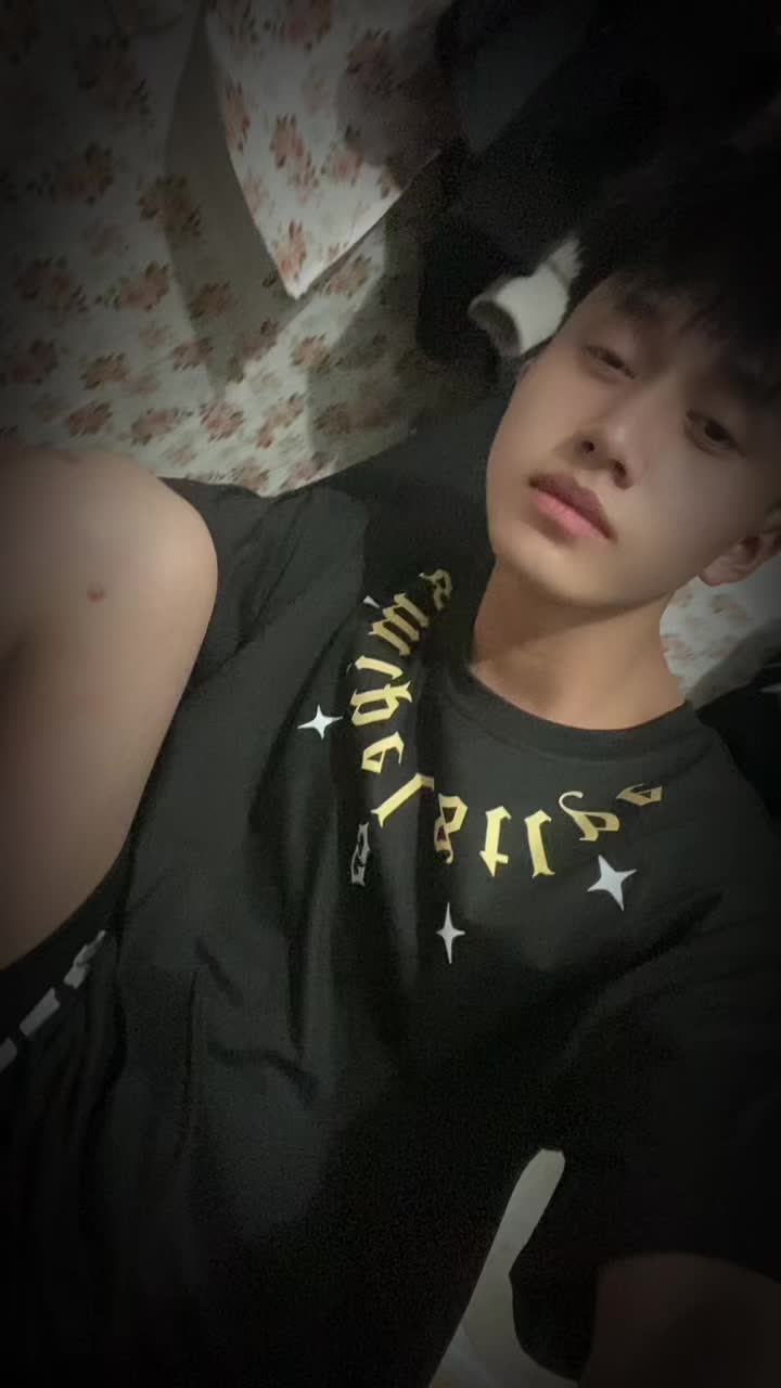 @H&ugrave;ng 🚬