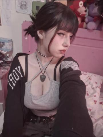 @𝔇𝔞𝔫𝔫𝔞𝔥𝔮𝔨𝔲✞︎🦇