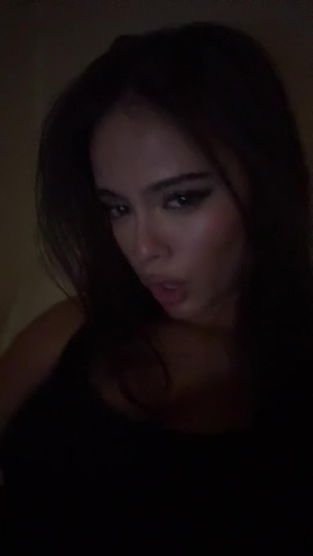 @bella