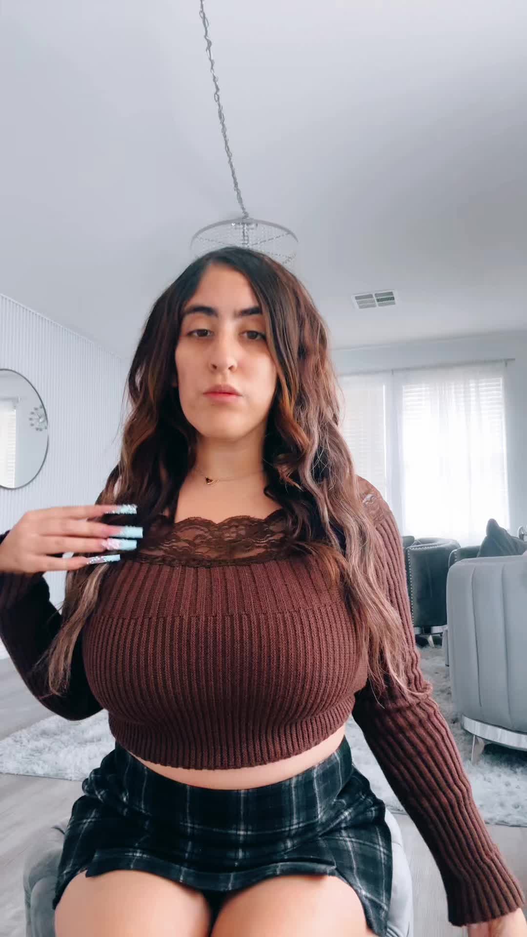 @_bbyviviann_