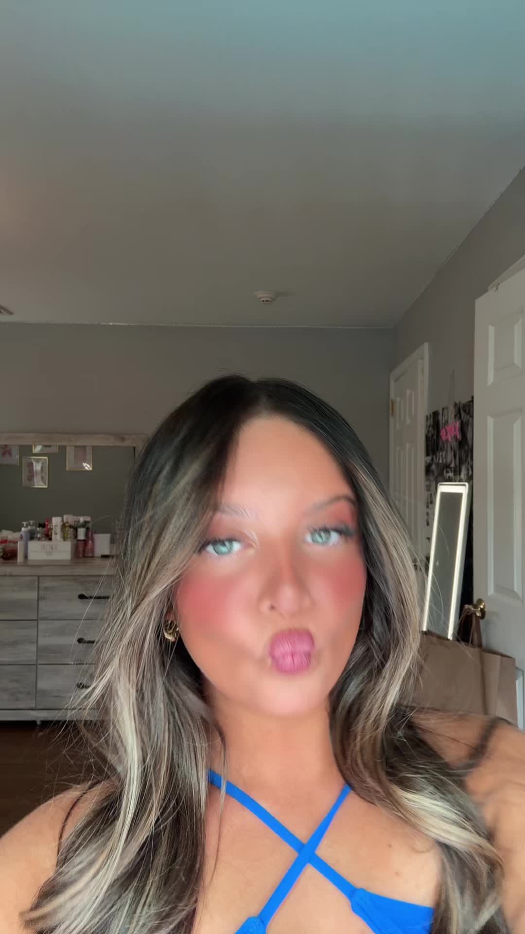 @livcollins