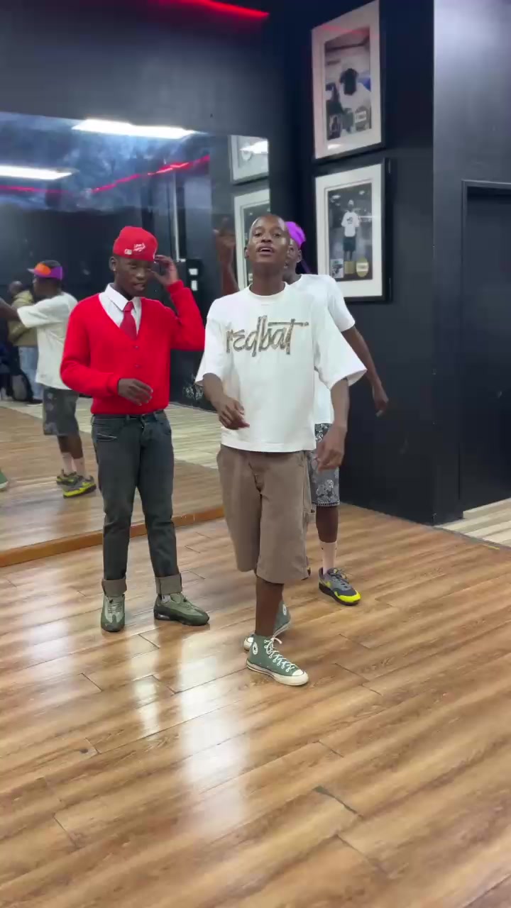 @Fefe Masigo🇿🇦