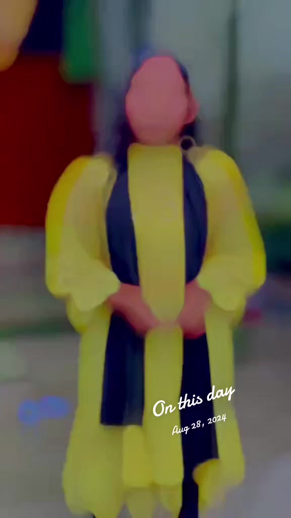 @:)S..>\🫀🖤:)