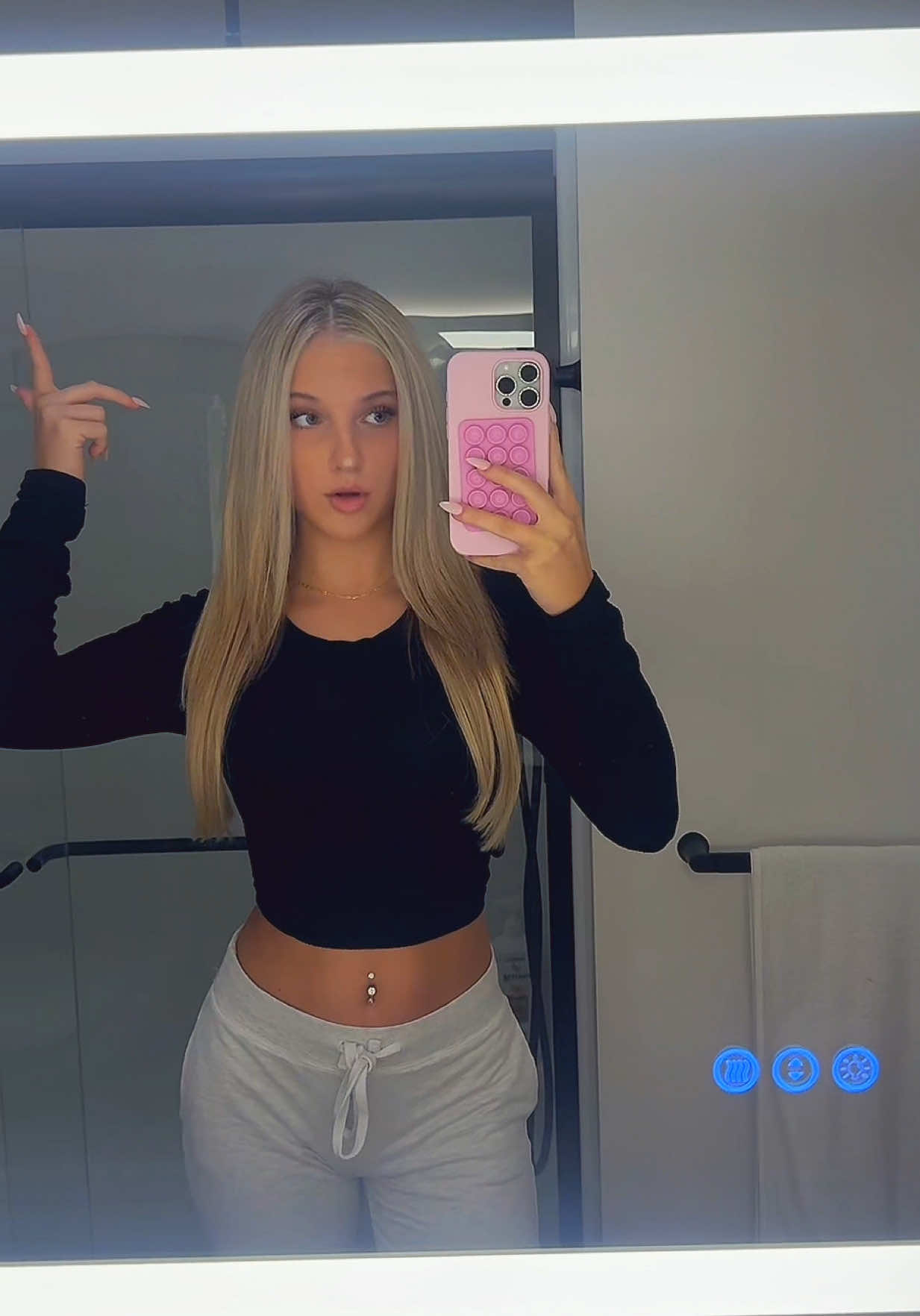 @nicolelennaa