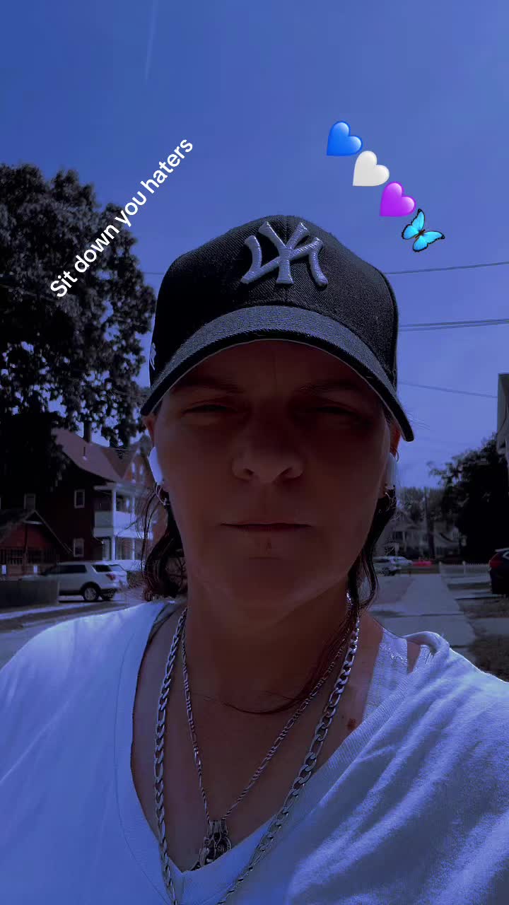 @💙🤍2rainbowchicks💜🦋