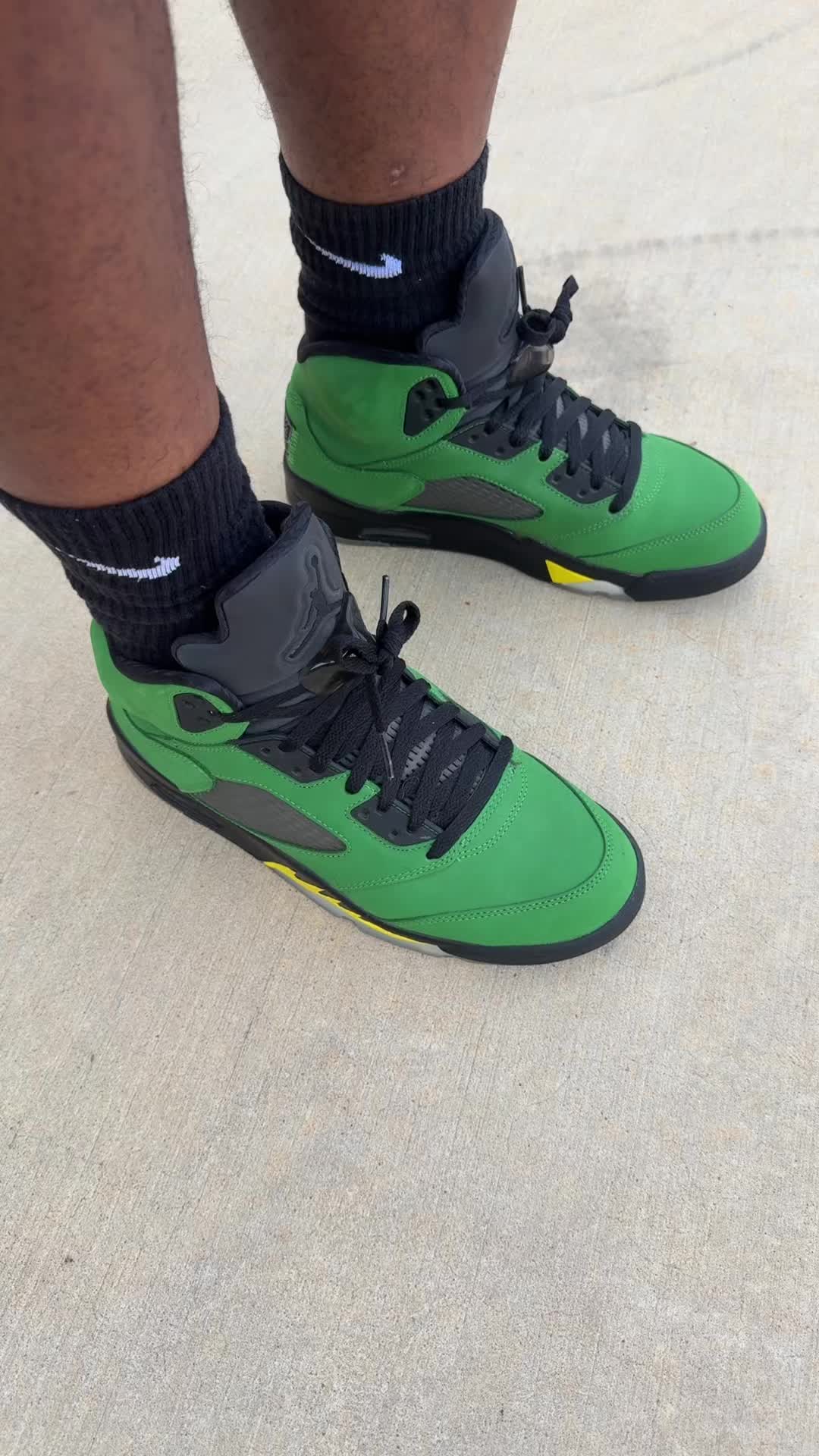 @jaymuney_lovesneakers