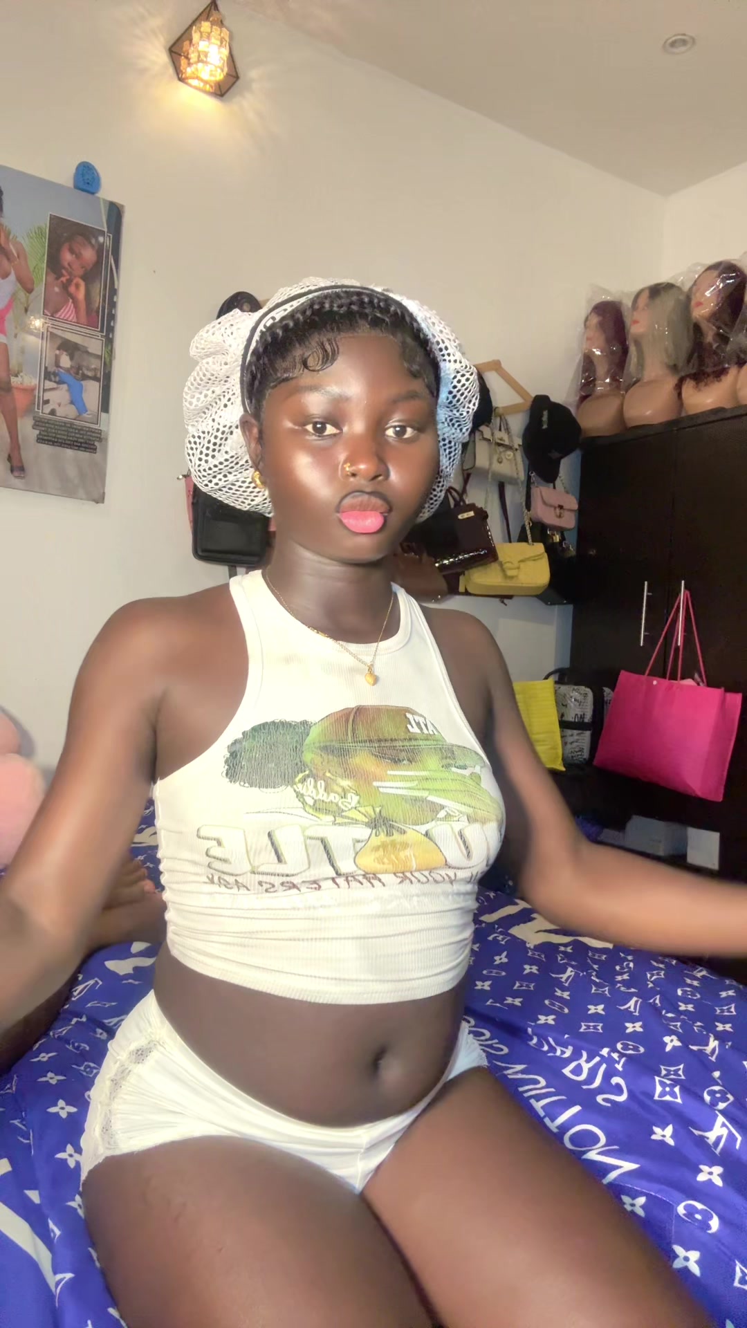 @Pink lip vendor in Warri ๐๐