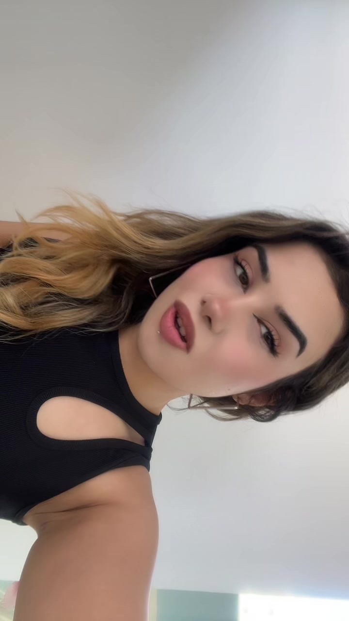 @Elisaa