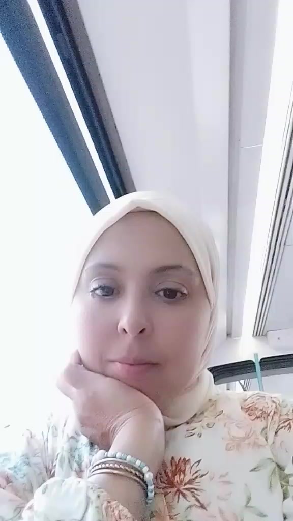 @عايشة حياة وحيدة
