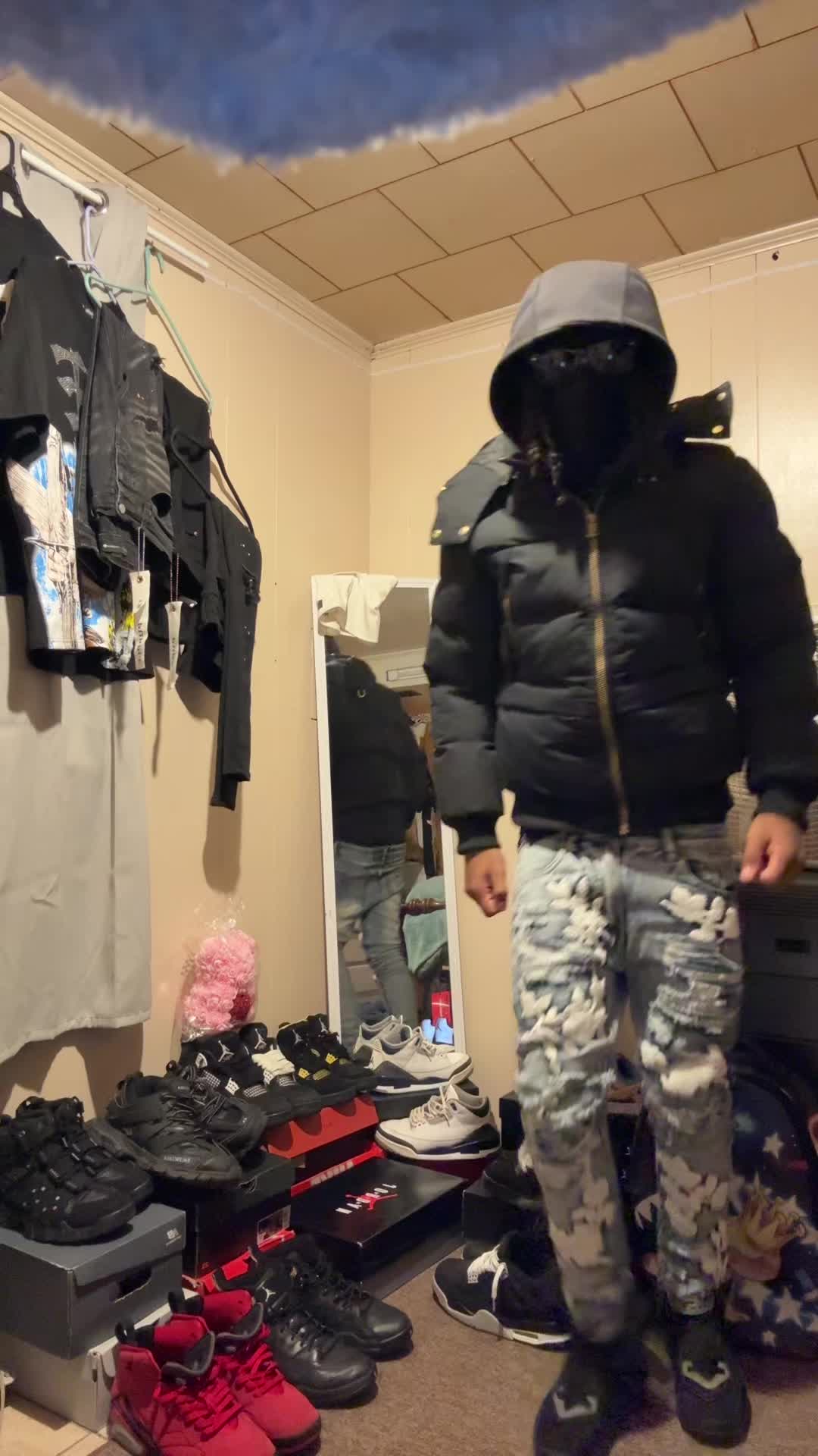 @𝔅𝔩𝔲𝔡𝔡𝔜_