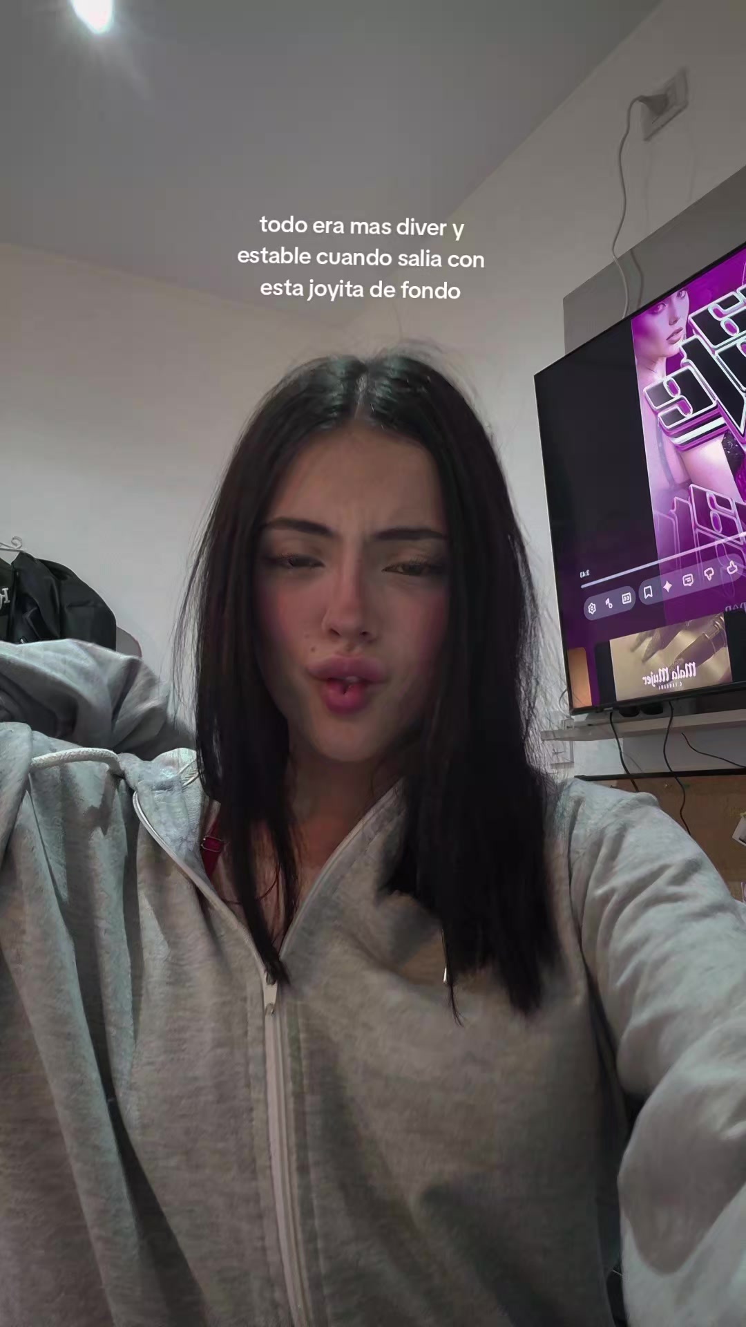@zoeeakinito
