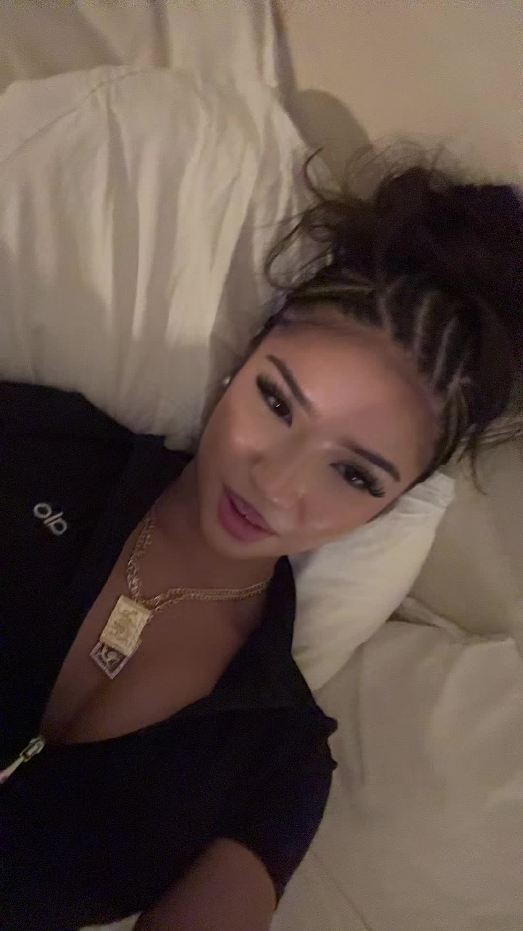 @rebeccadng