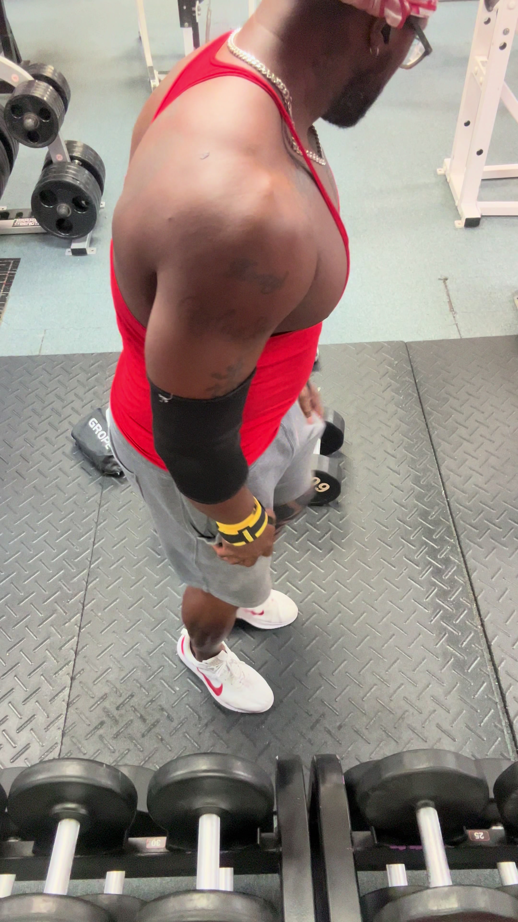 @Swole delgado💪🏾