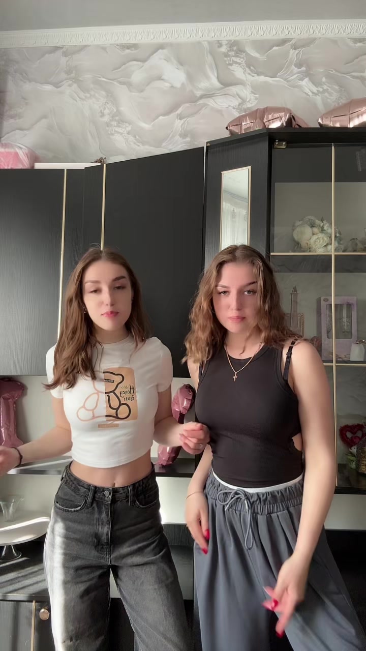 @_vilest_sisters