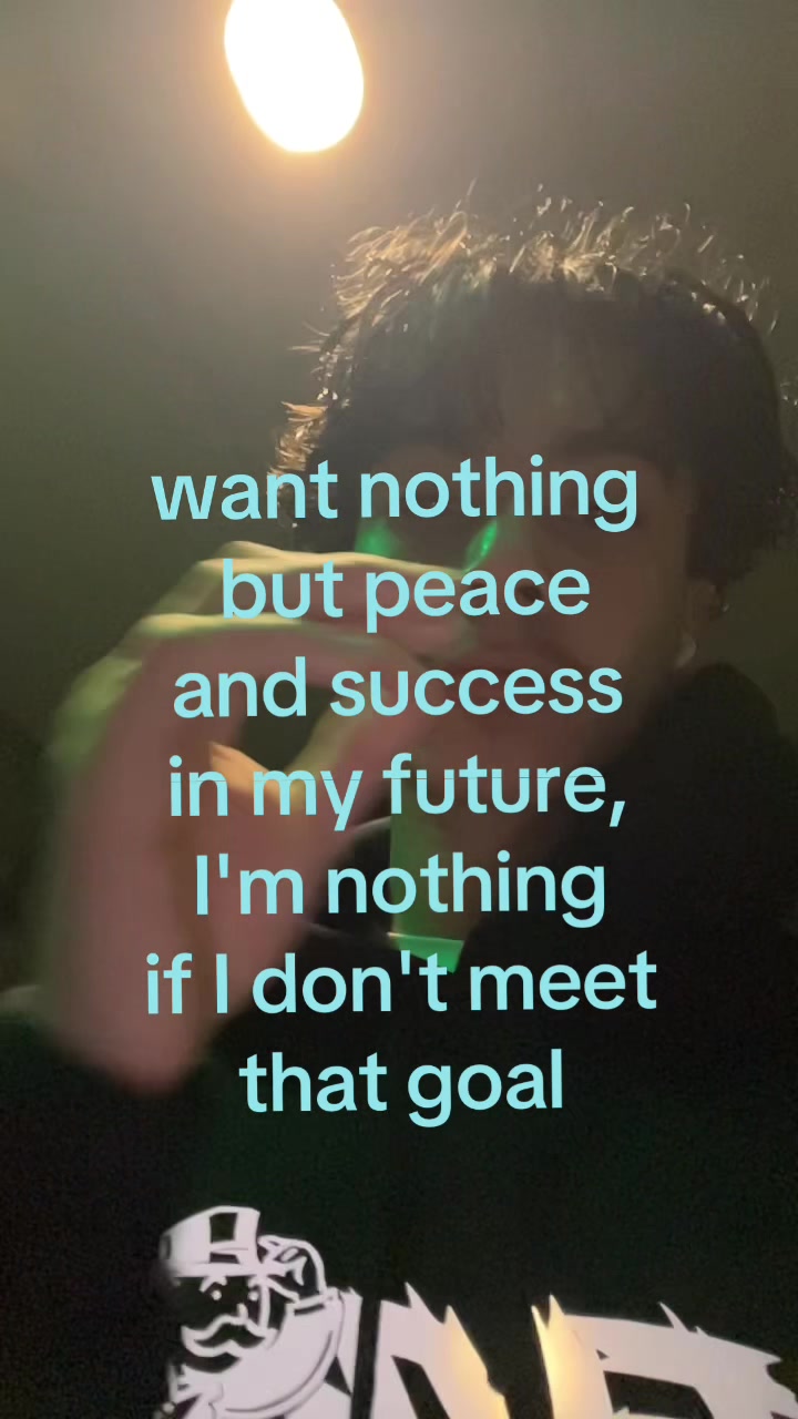 @⃟