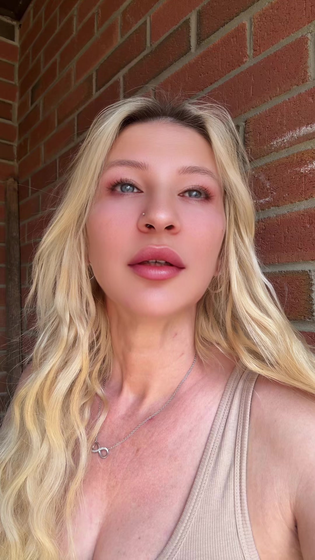@Blonde goddess🇨🇦🇨🇦
