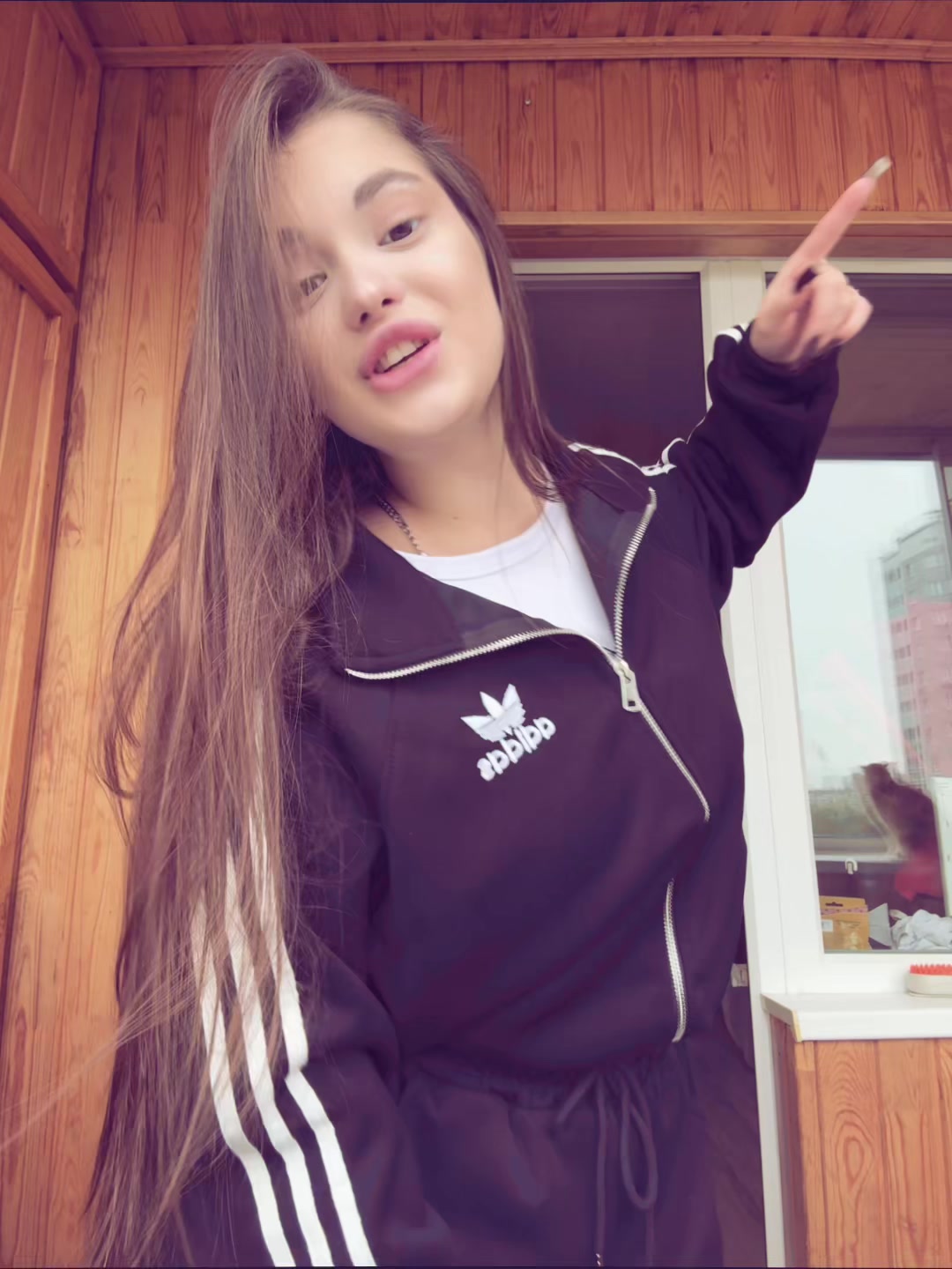 @20dyra