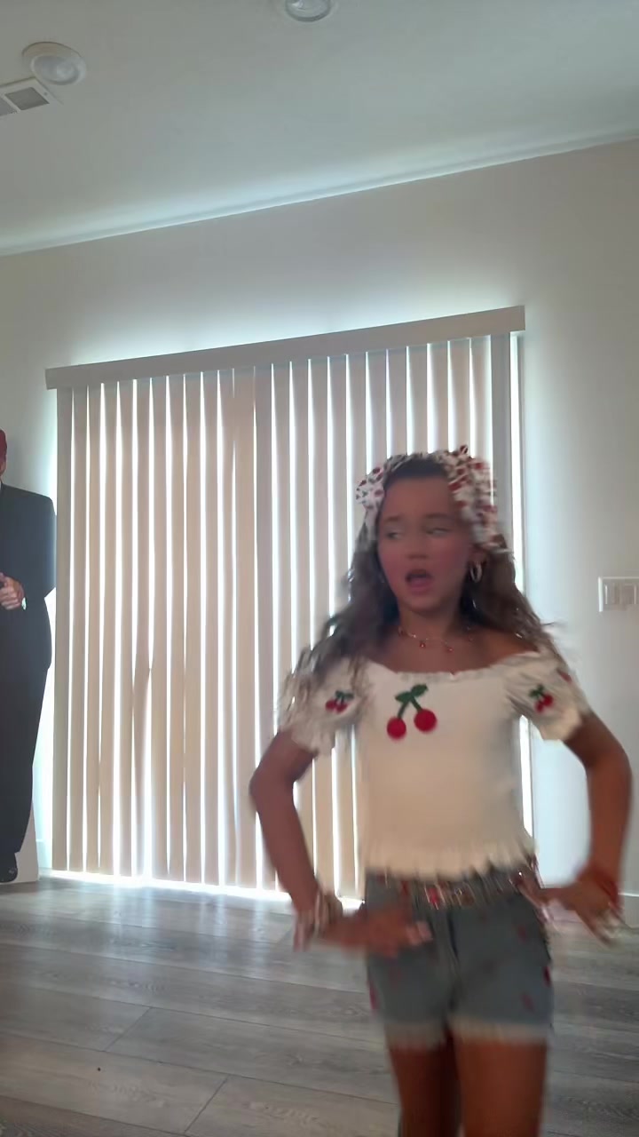 @melania