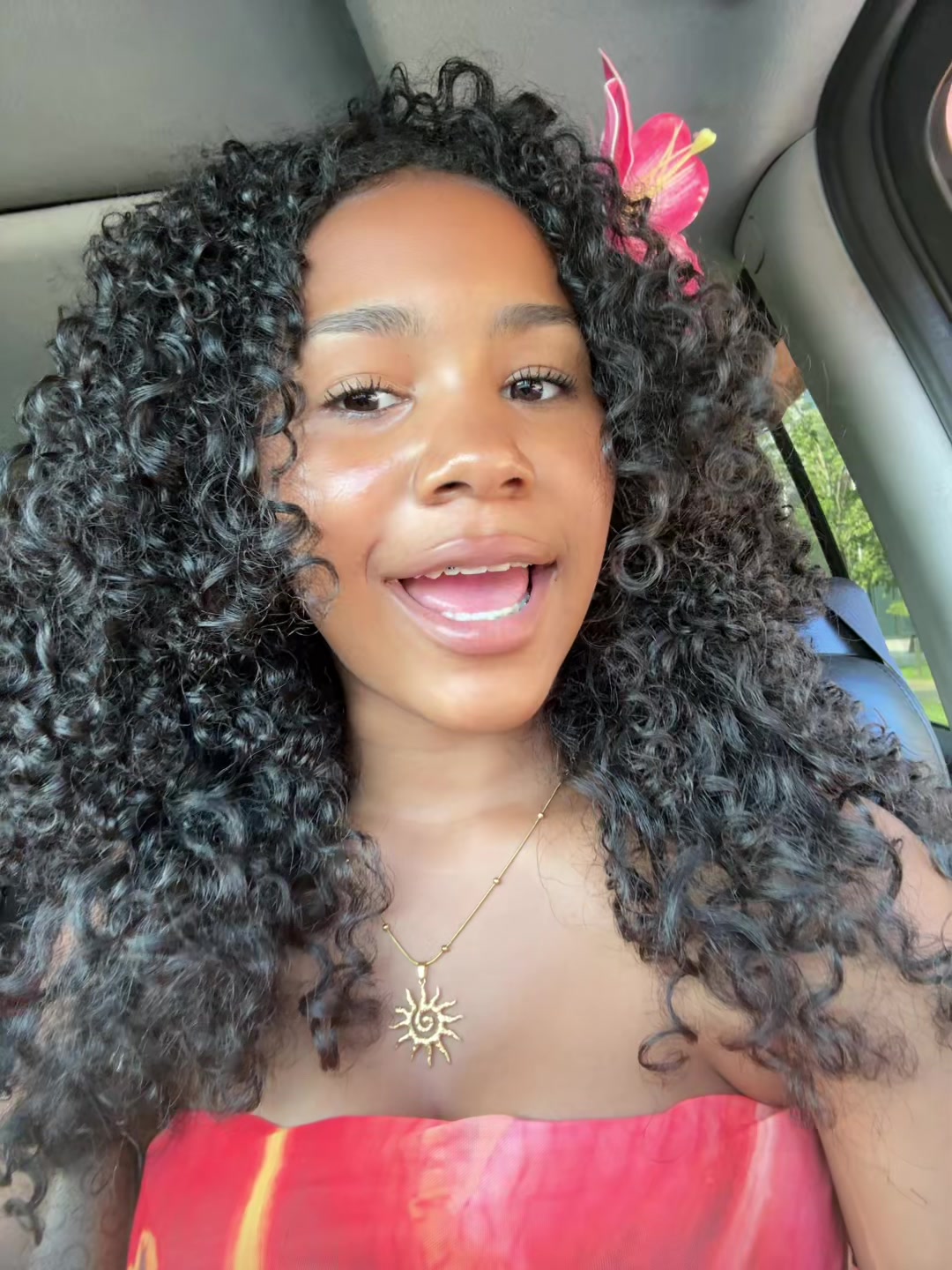 @Curlsbyhana