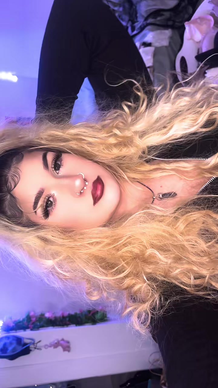 @ella🦋