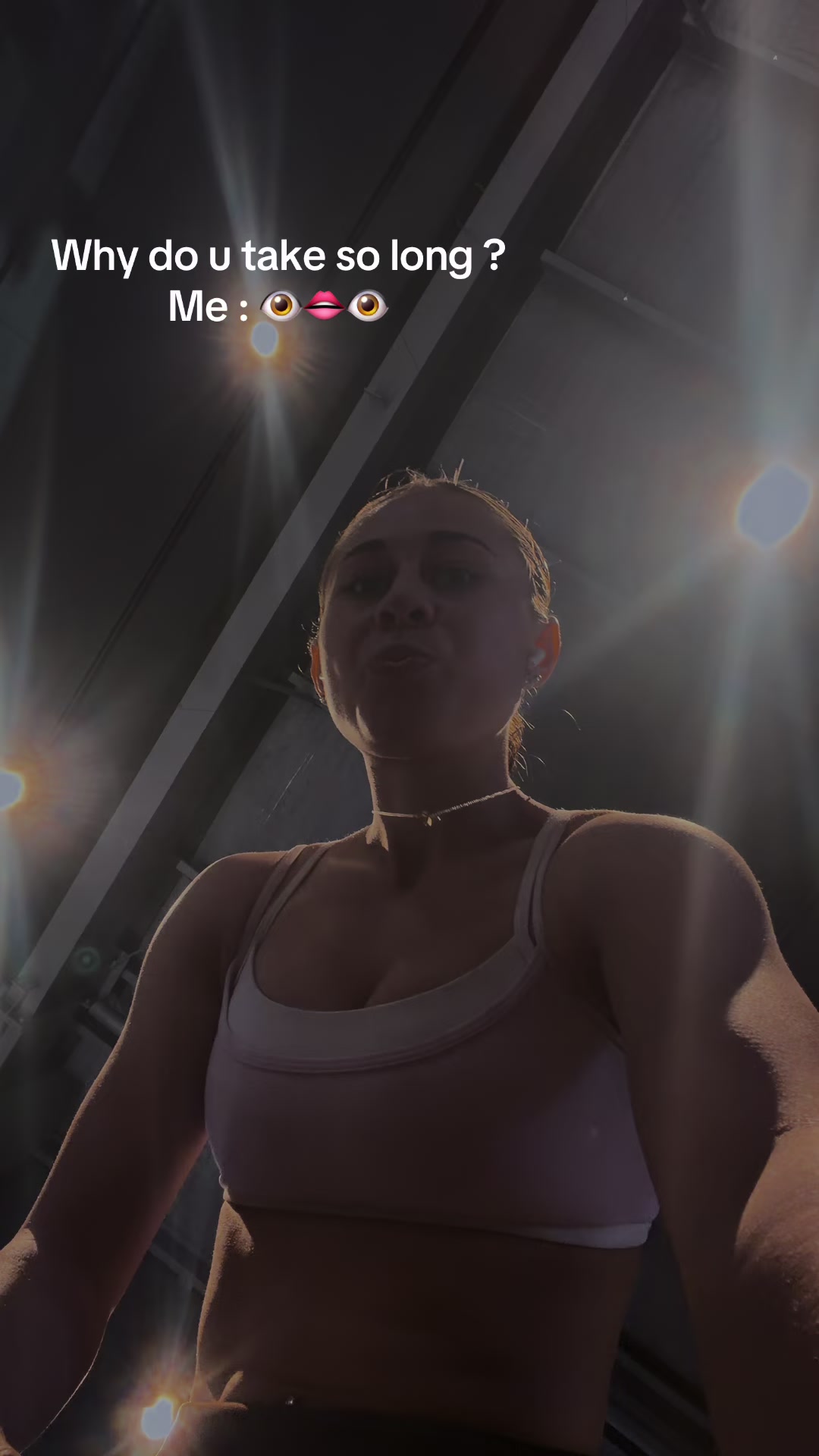 @D E R E L L E . A V E R Y